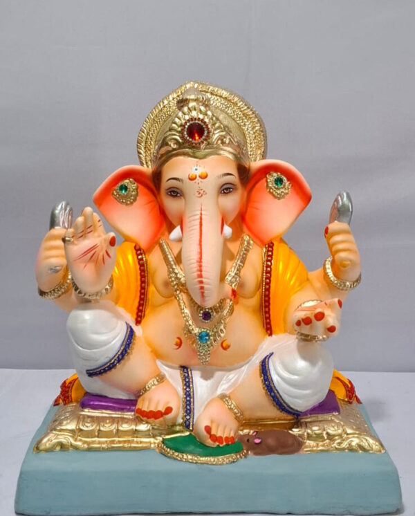 Titwala Ganesh with Rectangular Gadi-White(B3-33)