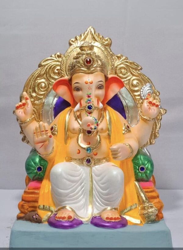 Lalbaug Cha Raja-White(D1-23)